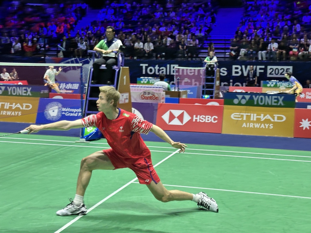 镜头后拉 镜头后拉